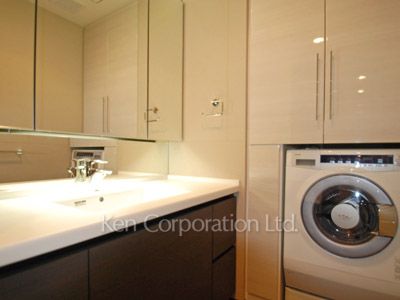 Powder Room ※Photo of the same layout on 20 floor. Decoration and fixture may differ.