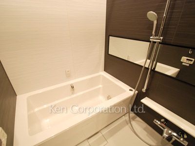 Bath ※Photo of the same layout on 20 floor. Decoration and fixture may differ.