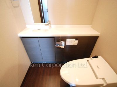 Lavatory ※Photo of the same layout on 20 floor. Decoration and fixture may differ.