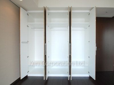 Closet ※Photo of the same layout on 20 floor. Decoration and fixture may differ.