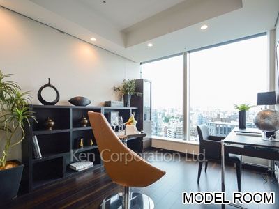 Master Bedroom ※Photo of the same layout on 10 floor. Decoration and fixture may differ.