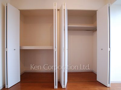 Closet ※Photo of the same layout on 10 floor. Decoration and fixture may differ.