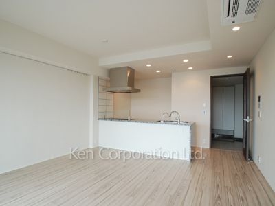 Living-Dining ※Photo of the same layout on 6 floor. Decoration and fixture may differ.