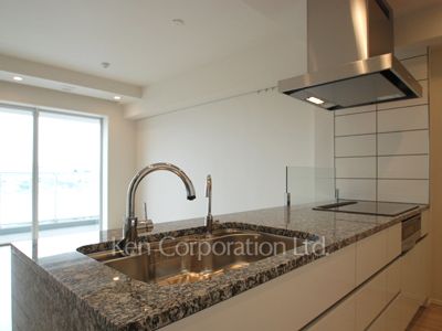 Kitchen ※Photo of the same layout on 6 floor. Decoration and fixture may differ.