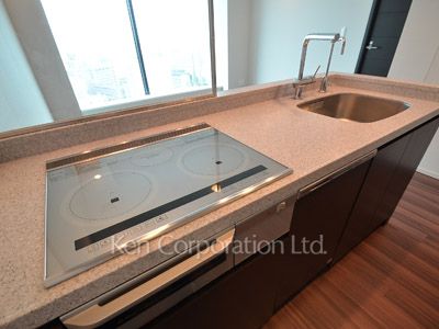 Kitchen ※Photo of the same layout on 19 floor. Decoration and fixture may differ.