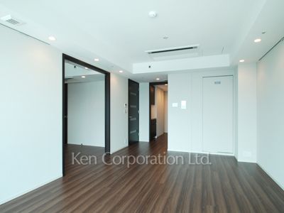 Living-Dining ※Photo of the same layout on 13 floor. Decoration and fixture may differ.