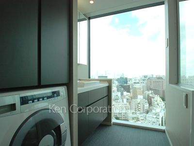 Powder Room ※Photo of the same layout on 13 floor. Decoration and fixture may differ.