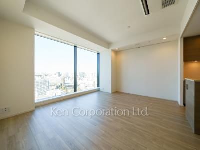 Living-Dining ※Photo of the same layout on 18 floor. Decoration and fixture may differ.