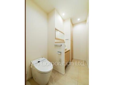 Lavatory ※Photo of the same layout on 18 floor. Decoration and fixture may differ.
