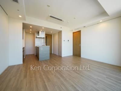 Living-Dining ※Photo of the same layout on 18 floor. Decoration and fixture may differ.