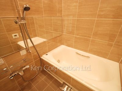 Bath ※Photo of the same layout on 16 floor. Decoration and fixture may differ.