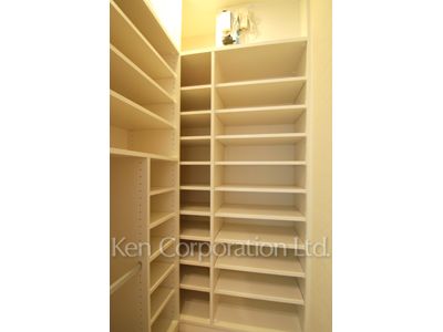 Shoes-In Closet ※Photo of the same layout on 16 floor. Decoration and fixture may differ.