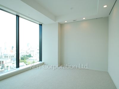 Bedroom ※Photo of the same layout on 13 floor. Decoration and fixture may differ.