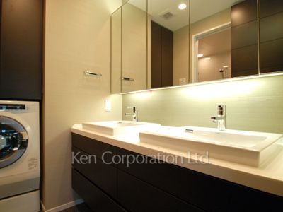 Powder Room ※Photo of the same layout on 13 floor. Decoration and fixture may differ.