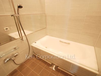 Bath ※Photo of the same layout on 13 floor. Decoration and fixture may differ.