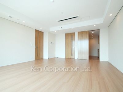 Living-Dining ※Photo of the same layout on 24 floor. Decoration and fixture may differ.