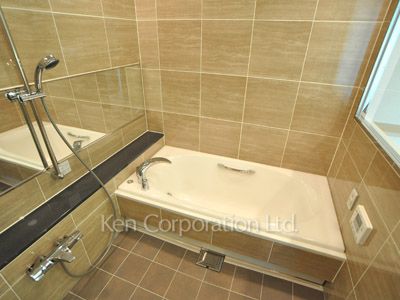 Bath ※Photo of the same layout on 22 floor. Decoration and fixture may differ.