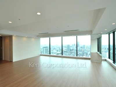Living-Dining ※Photo of the same layout on 22 floor. Decoration and fixture may differ.