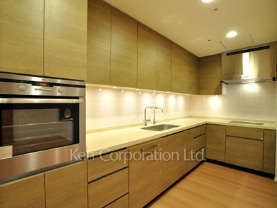 Kitchen ※Photo of the same layout on 22 floor. Decoration and fixture may differ.