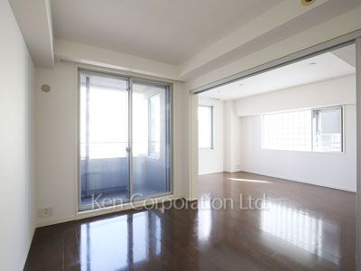 Bedroom ※Photo of the same layout on 3 floor. Decoration and fixture may differ.