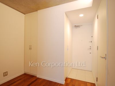 Entrance ※Photo of the same layout on 7 floor. Decoration and fixture may differ.