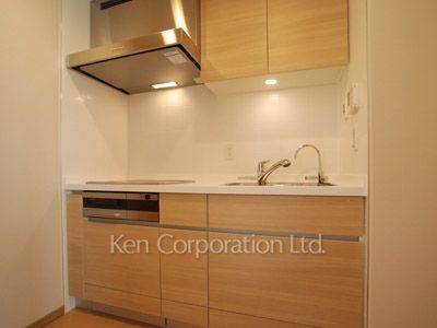 Kitchen ※Photo of the same layout on 19 floor. Decoration and fixture may differ.