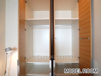 Closet ※Photo of the same layout on 29 floor. Decoration and fixture may differ.
