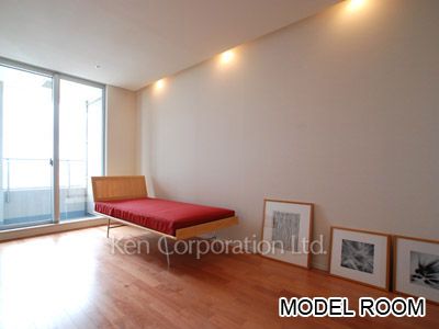 Bedroom ※Photo of the same layout on 29 floor. Decoration and fixture may differ.