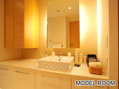 Powder Room ※Photo of the same layout on 29 floor. Decoration and fixture may differ.