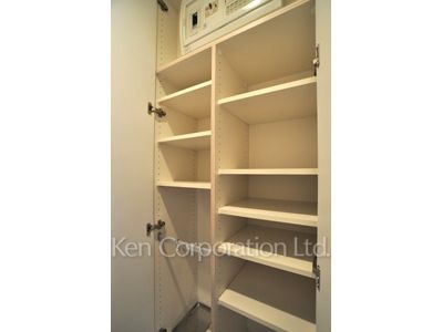 Shoes Closet ※Photo of the same layout on 2 floor. Decoration and fixture may differ.