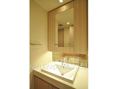 Powder Room ※Photo of the same layout on 2 floor. Decoration and fixture may differ.
