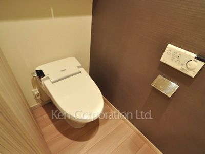 Lavatory ※Photo of the same layout on 2 floor. Decoration and fixture may differ.