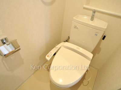 Lavatory ※Photo of the same layout on 10 floor. Decoration and fixture may differ.
