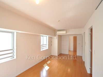 Living-Dining ※Photo of the same layout on 10 floor. Decoration and fixture may differ.