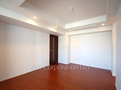 Living-Dining ※Photo of the same layout on 5 floor. Decoration and fixture may differ.