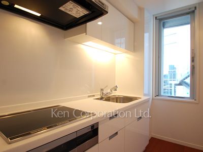 Kitchen ※Photo of the same layout on 5 floor. Decoration and fixture may differ.