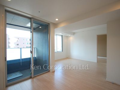 Living-Dining ※Photo of the same layout on 4 floor. Decoration and fixture may differ.