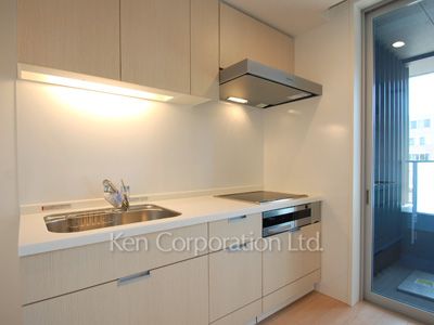 Kitchen ※Photo of the same layout on 4 floor. Decoration and fixture may differ.