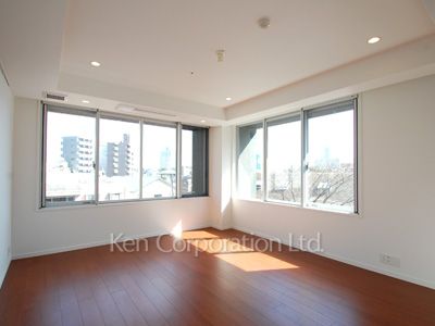 Living-Dining ※Photo of the same layout on 3 floor. Decoration and fixture may differ.