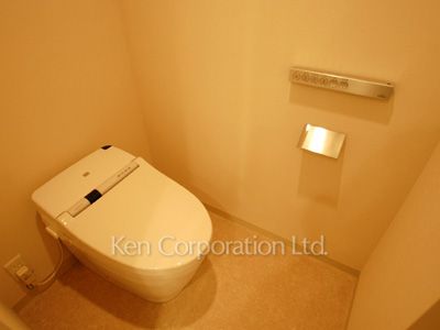 Lavatory ※Photo of the same layout on 3 floor. Decoration and fixture may differ.