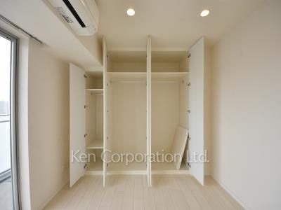 Closet ※Photo of the same layout on 24 floor. Decoration and fixture may differ.