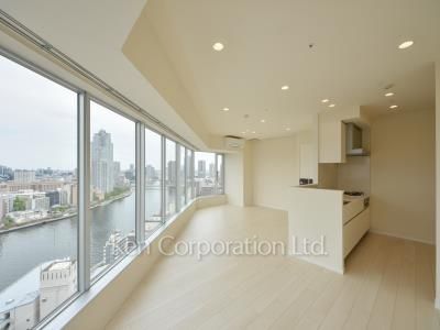 Living-Dining ※Photo of the same layout on 24 floor. Decoration and fixture may differ.