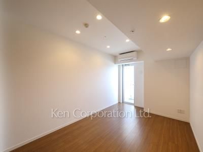 Bedroom ※Photo of the same layout on 28 floor. Decoration and fixture may differ.