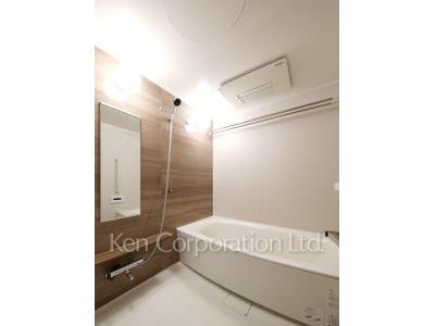 Bath ※Photo of the same layout on 28 floor. Decoration and fixture may differ.