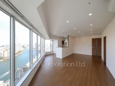 Living-Dining ※Photo of the same layout on 28 floor. Decoration and fixture may differ.