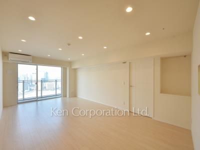 Living-Dining ※Photo of the same layout on 37 floor. Decoration and fixture may differ.