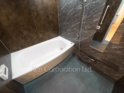 Lavatory ※Photo of the same layout on 44 floor. Decoration and fixture may differ.
