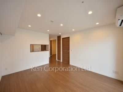 Living-Dining ※Photo of the same layout on 22 floor. Decoration and fixture may differ.