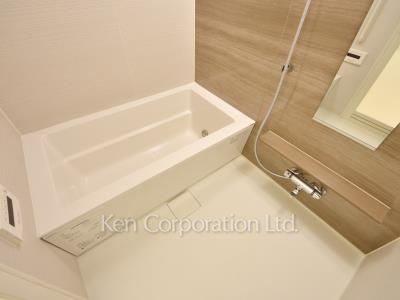 Bath ※Photo of the same layout on 22 floor. Decoration and fixture may differ.