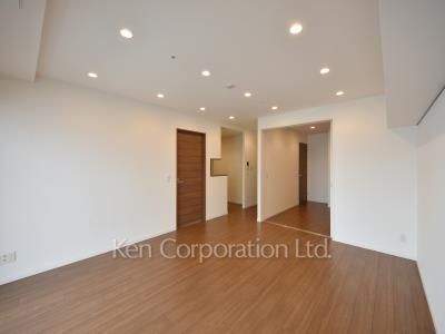 Living-Dining ※Photo of the same layout on 28 floor. Decoration and fixture may differ.